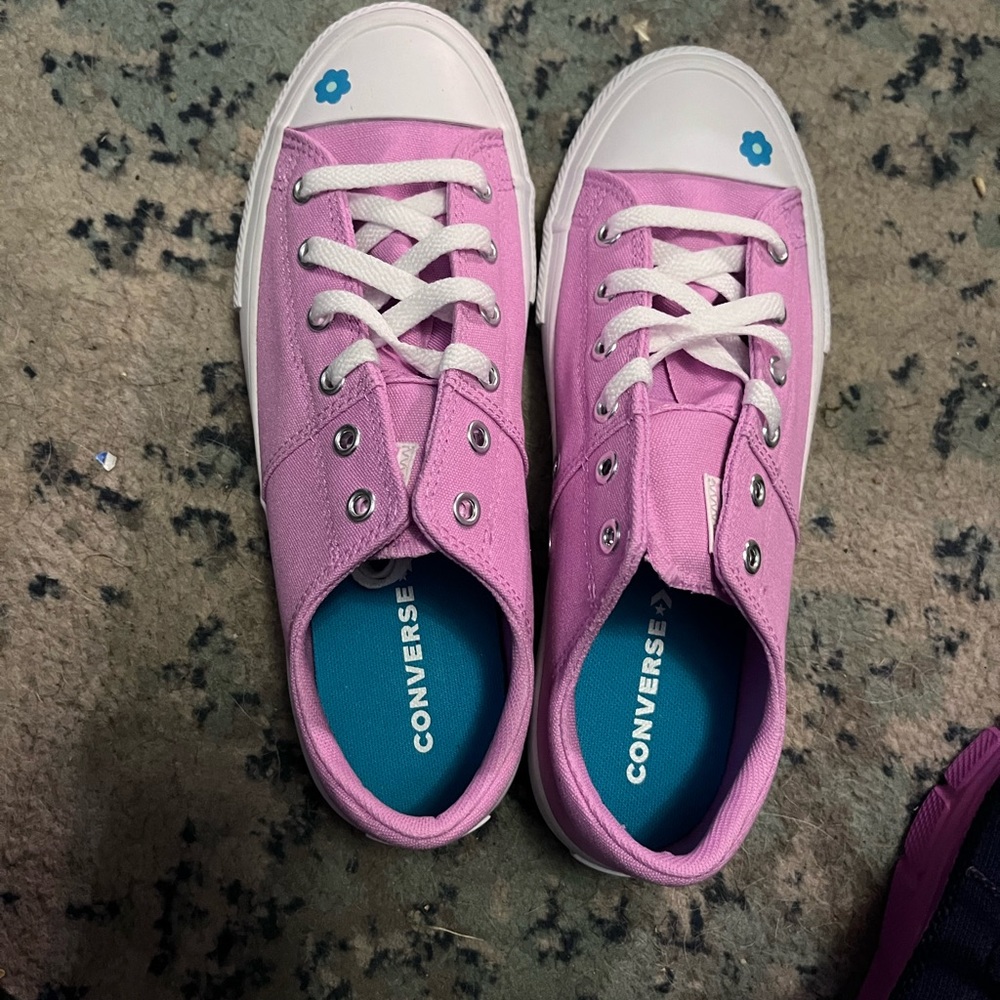 Brand new in box Converse junior girls size 6.